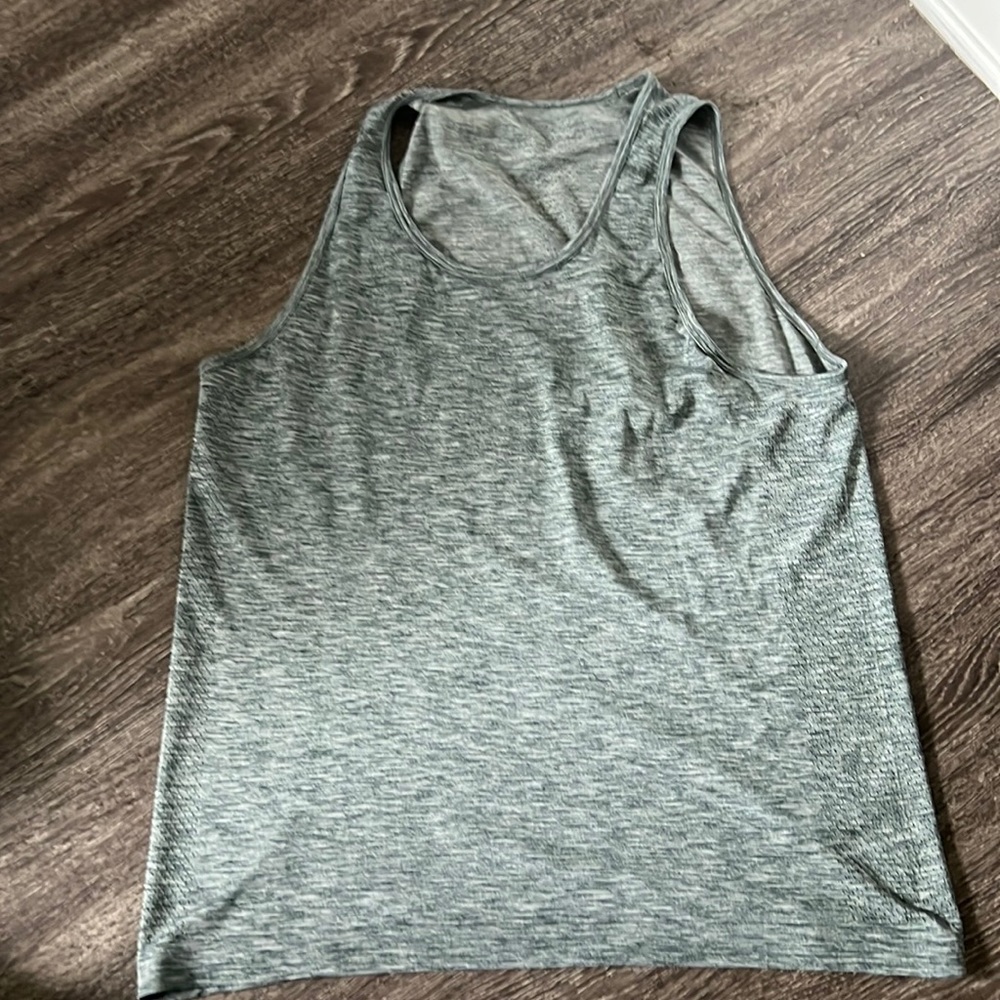 Lululemon Metal vent breathe tank top men’s size XL